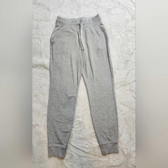 Lululemon Warm Down High-Rise Jogger. Size 4. - Picture 15 of 16